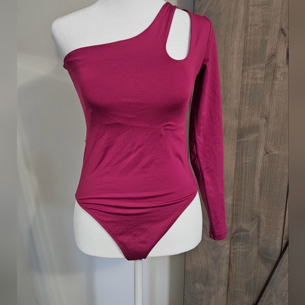 One-Shoulder Pink Top - Picture 4 of 12